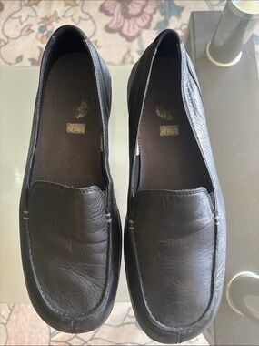 Merrell women’s Black Leather Slip-On Moccasin Loafers